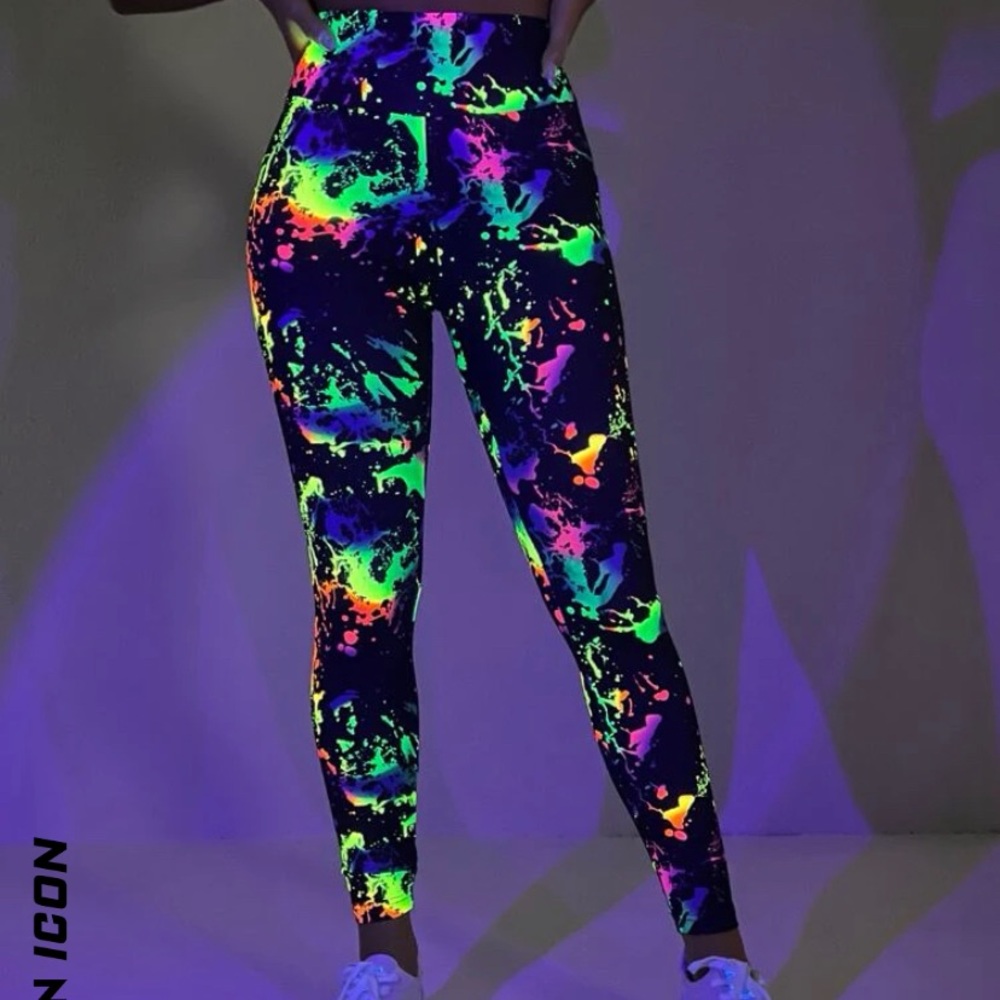 Shein reflective splash ink leggings size medium, worn once